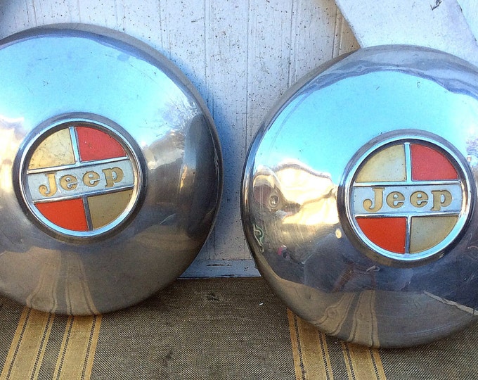 Vintage Antique Estate AMC Jeep Dog Dish Jeepster Commando Wagoneer