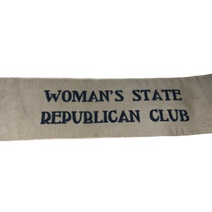 Pin de campaña presidencial republicana, insignia, botón, cinta de seda, estilo político, raro, de principios del siglo XX, para el Club Republicano Estatal de Mujeres.