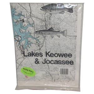 Mapa vintage de los lagos Keowee y Jocassee de 1985, señuelos, cebos y aparejos de pesca, arte mural de Carolina del Sur, mapas náuticos de KH para pescadores y navegantes.