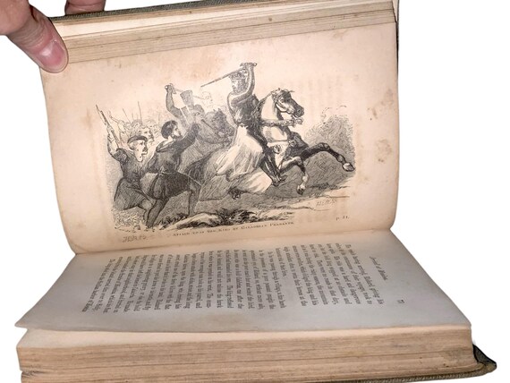 o*o様 2冊 1800年代 フランス アンティーク 古文書 A48 アンティーク 1857 年伝記本、イラスト入り第 2 版 - Etsy 日本