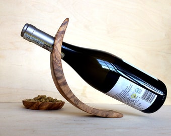 Porte-vin en bois d’olivier crétois fait à la main, base de vin rustique en bois d’olivier, accessoires pour vin, base de tournage sur bois faite à la main, cadeaux de mariage, casiers à vin