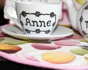 Personalised tea cup, daisies, daisy chains, bridesmaid gift, maid of honour, coffee cup