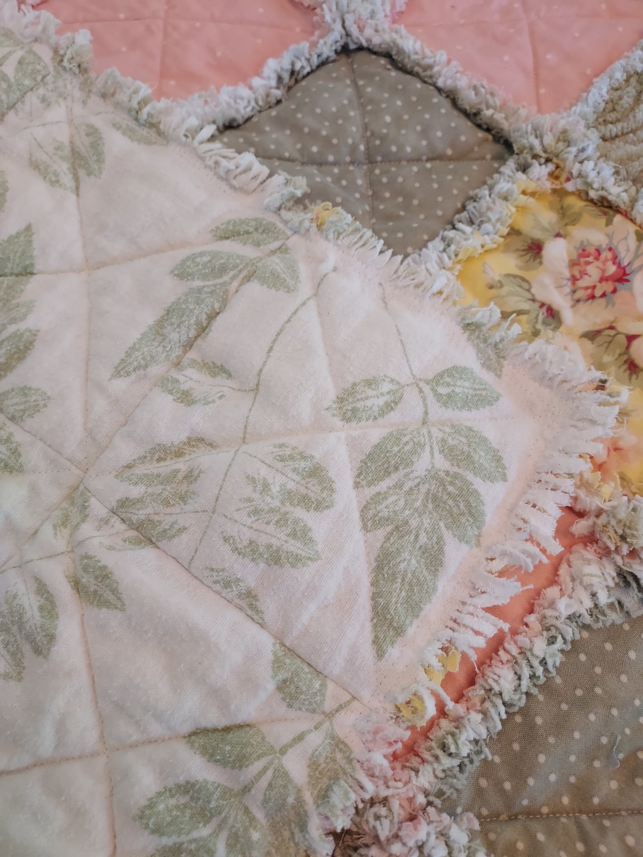 R1171 Yellow and Peach Cabbage Roses Handmade Baby Rag Quilt - Etsy