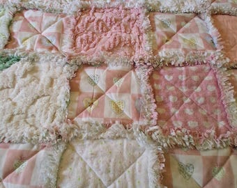 R2007 Feminine Baby Girl Heart Rag Quilt
