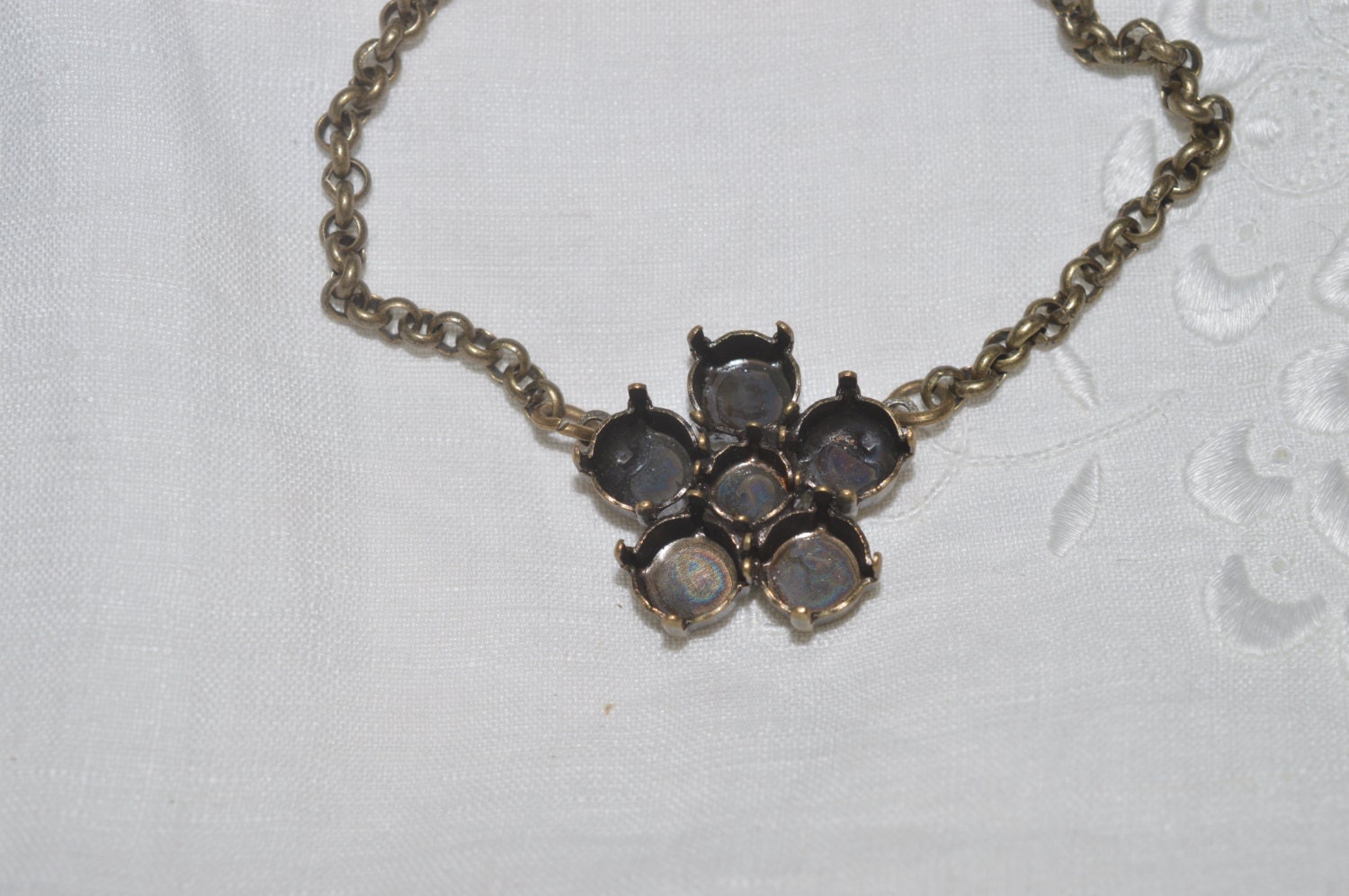 Sale ~ Antique Brass Plated 6-stone Daisy 6mm and 8mm (29ss & 39ss ...