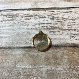 18mm Gold Plated Pendant Jewelry Setting for Round Engraved Flat Back Stones