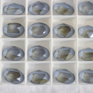 2 pieces 4120 Dark Grey 18mm x 13mm Crystal Fancy Oval