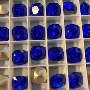 4 pieces 4470 Majestic Blue 12mm Crystal Square Cushion Cut