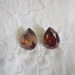 1 piece 4320 Red Magma 18mm x 13mm Crystal Fancy Pear