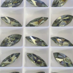 6 pieces 4228 Black Diamond 15mm x 7mm Crystal Navette