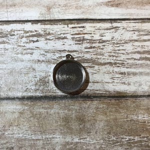 18mm Rhodium Plated Pendant Jewelry Setting for Round Engraved Flat Back Stones