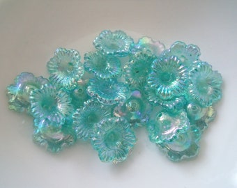 10 pearls flowers synthetic turquoise 11x5mm