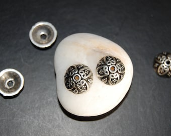 4 bead round silver metal caps