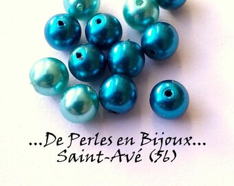 1 lot 6 perles 6mm  rondes nacrées en verre bleues 4 claires + 2 foncées