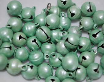 lot 10 perles grelot métallique vert 11x8mm