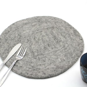 33 CM |Light Gray Wool Felted Placemat | Handmade Kitchen Placemat and Table Decoration | Kitchen Accessory