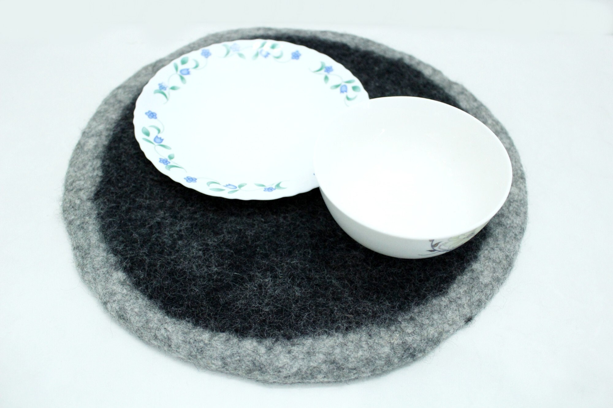 Round Placemat Wool Felt Table Pad housewarming Gift Felt Etsy UK