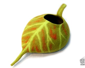 Felted Green Leaf Design Cat Cave - Felt Cat Bed - Handmade Felted Cat House - Gifts For Cat Lovers - From Nepal