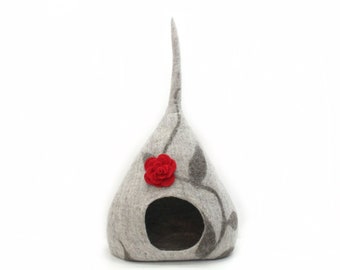 Gray Wool Cat Bed | Handmade Cat Cave: Comfortable and Cozy Nap for your Kitty| Eco-friendly Flower Design Bed for Pet