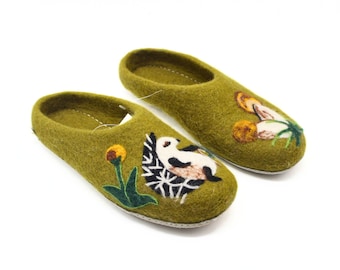 Green Wool Indoor Shoes with Needle Felted Design| Handmade Wool Felted Slipper| Cozy, Comfortable and Stylish!