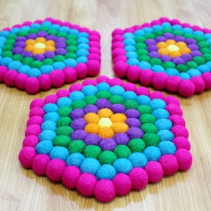 Multicolor Felt Ball Pot Trivet - Felt Hexagon Trivet - Wool Ball Teapot Trivet - Kitchen Decoration - Wool Felt Potholder - Pom Pom Trivet