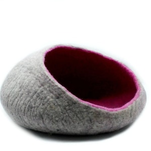 Large Wool Cat Bed, Handmade Cat Cave: Perfect Hideaway for your Kitty| Eco-Friendly Wool Pet Bed| Safe, Warm, Durable