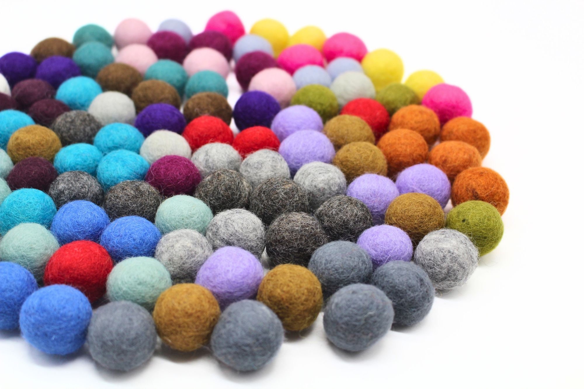 20pcs/lot 0.8cm/1.2cm/1.5cm/2cm Wool Felt Balls Round Wool Felt Balls Pom  Poms Mixed color wholesale