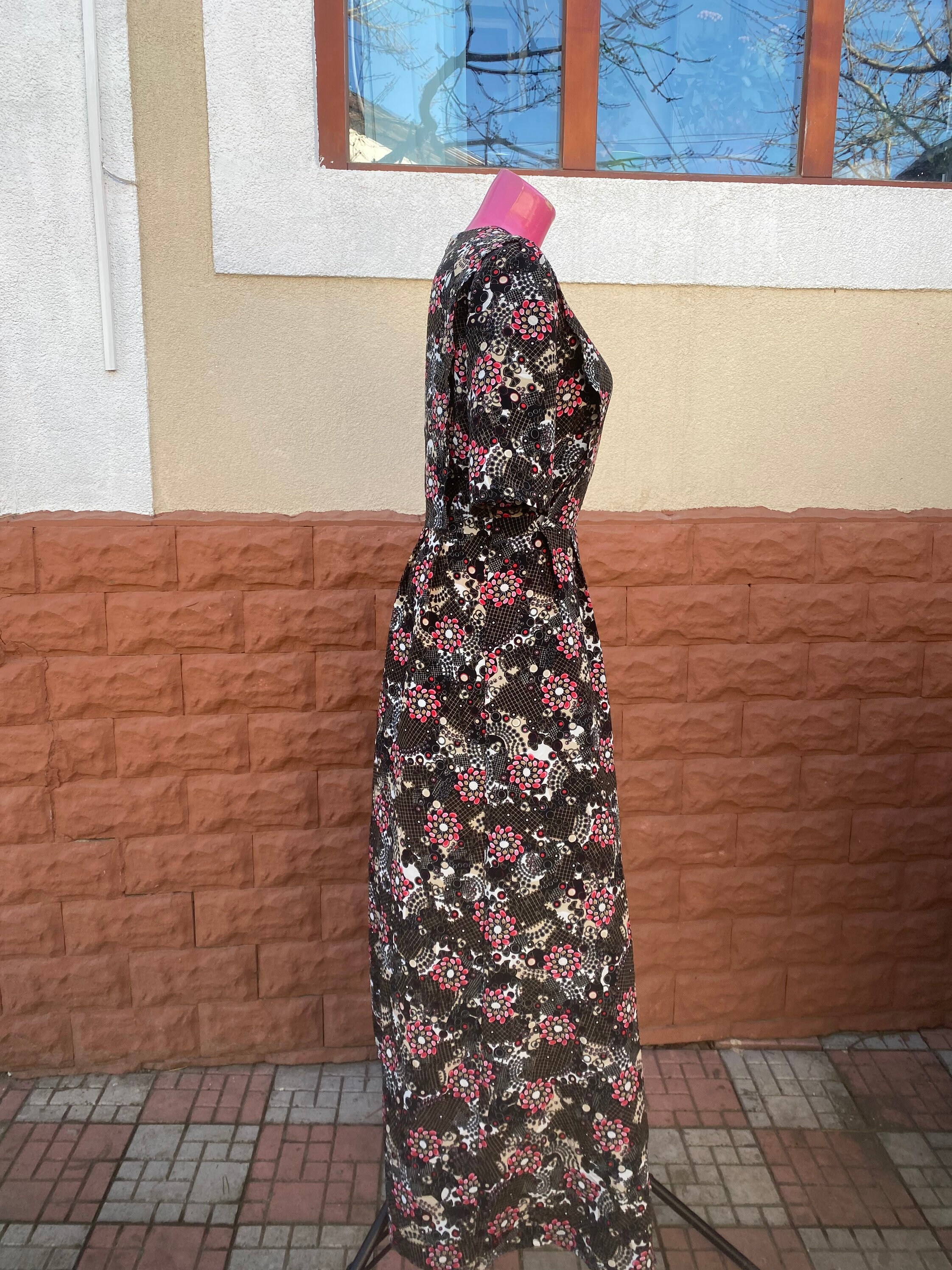 Black red floral dress hotsell