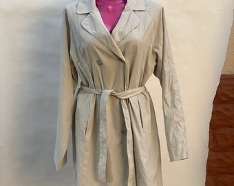 Beige coat, rain jacket size L (DE 40)