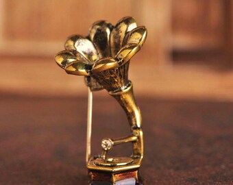 Charmart Phonograph Gramophone Lapel Pin 2 Piece Set Brooch Pins Accessories Badges Gifts Charmart Phonograph Gramophone Lapel Pin 2 Piece Set Brooch Pins Accessories Badges Gifts