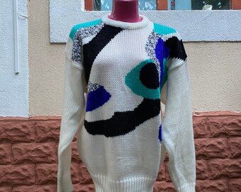 Vintage Black and White pullover, size L-XL