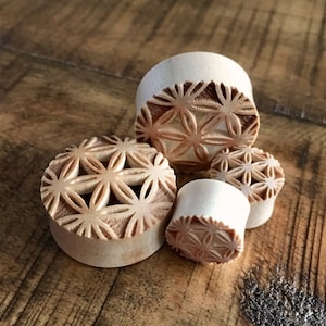 PAIR of Stunning Flower of Life Center Cut Out Blonde Crocodile Wood Saddle Plugs - Gauges 1/2&quot; (12mm) up to 1&quot; (25mm) available!