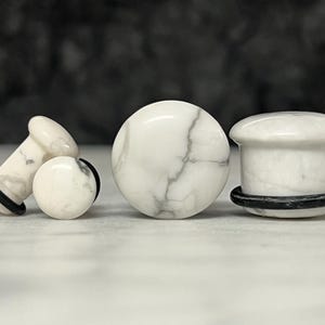 PAIR-Stone Howlite Black Concave Saddle Flare Ear Plugs 10mm/00 Gauge