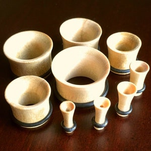 Crocodile Wood Tunnel Plugs (4G - 1 Inch