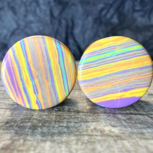 PAR de tapones únicos de piedra malaquita con teñido anudado del suroeste: ¡calibres disponibles desde 2 g (6 mm) hasta 5/8" (16 mm)!