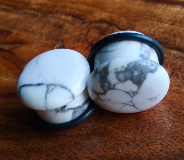 Single Flare Howlite Stone Plugs - 0g - 8mm - Sold As a Pair