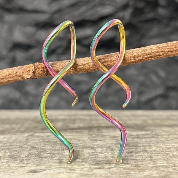 PAR de impresionantes dilatadores/tapones cónicos colgantes de acero arcoíris con cola torcida - Calibres de 14 g (1,6 mm) a 10 g (2,4 mm)