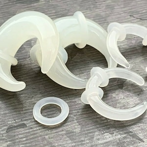 PAIR of Stunning White Glass Buffalo Style Tapers with O-Rings - Expanders - Gauges 8g (3mm) thru 0g (8mm) available!