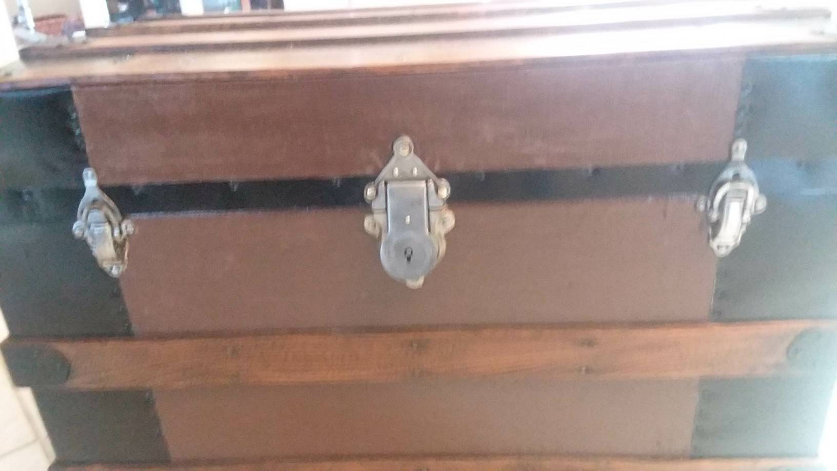 Steamer Trunk/ Coffee Table/end Table/accent Piece 20% OFF LISTED PRICE