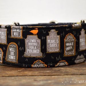 Martingale Gravedigger dog collar adjustable. Handmade with 100% cotton fabric. Cemetery and spiderwebs. Halloween Wakakan