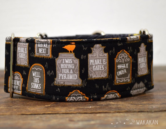 Martingale Gravedigger dog collar adjustable. Handmade with 100% cotton fabric. Cemetery and spiderwebs. Halloween Wakakan