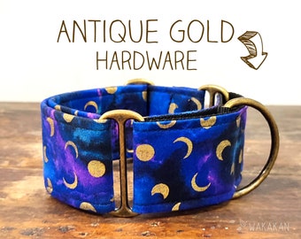 Martingale dog collar model Gold Moon. Adjustable and handmade with 100% cotton fabric. Metallic moons. Milky way. Wakakan