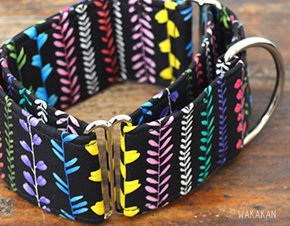 Martingale dog collar model Vines. Adjustable and handmade with 100% cotton fabric. Flowers in black background, Wakakan