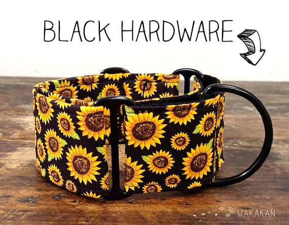 Martingale dog collar model Van Gogh. Adjustable and handmade with 100% cotton fabric. Sunflowers pattern, black background.Wakakan