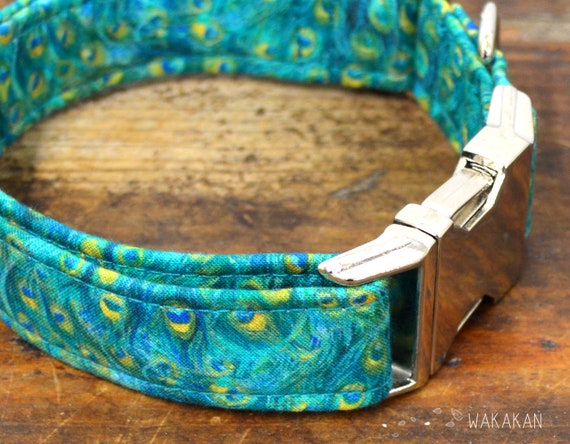 Peacock dog collar adjustable. Handmade with 100% cotton fabric. Turquoise and blue feathers. Wakakan