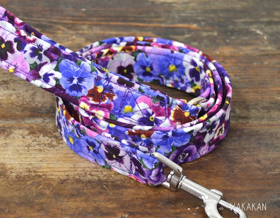 Leash for dog model Dream On. Handmade with 100% cotton fabric and webbing. Two width available. Wakakan