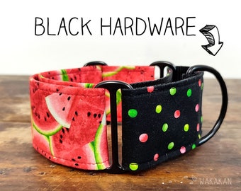 Hondenhalsband met zomerfruitmotief. Verstelbaar en handgemaakt van 100% katoen. Zomers design met watermeloen en meloen. Wakakán