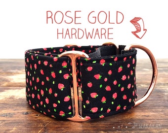 Martingale dog collar model Mini Strawberries. Adjustable and handmade with 100% cotton fabric. Summer season, fruit. Wakakan