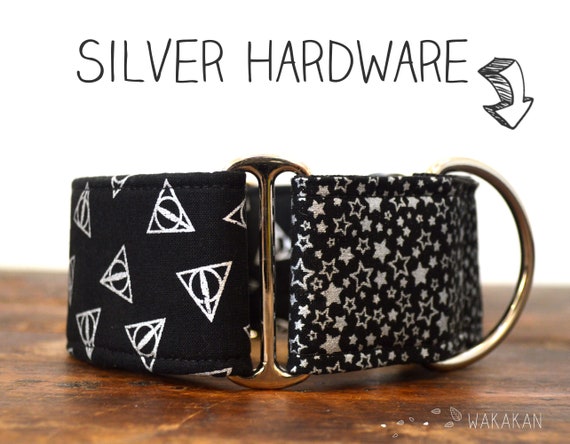 Martingale dog collar model Deathly Hallows Silver. Adjustable and handmade with 100% cotton fabric. HP, Wakakan