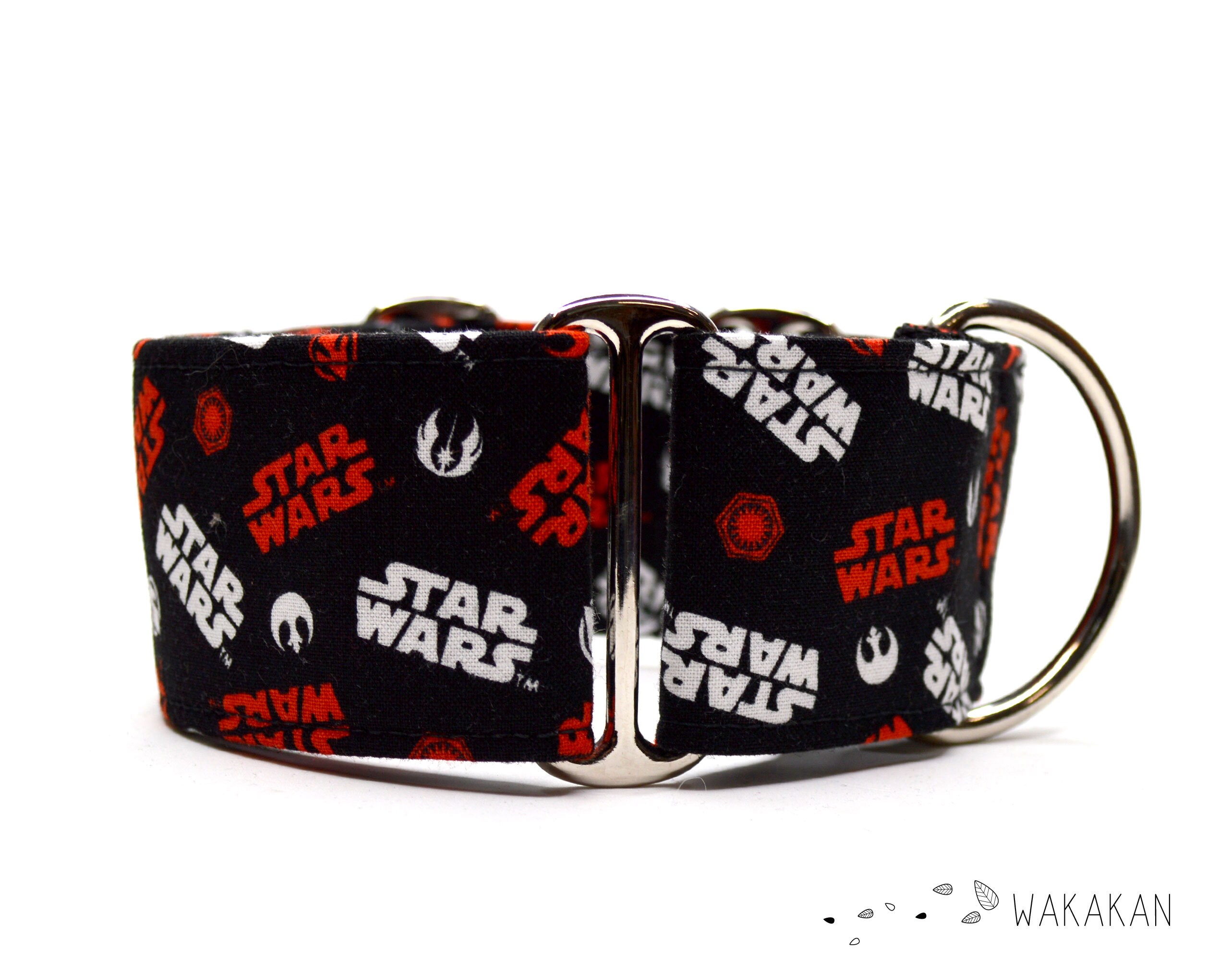 Martingale dog collar model Star Wars. Adjustable and handmade with 100 cotton fabric. Logo letters film Wakakan